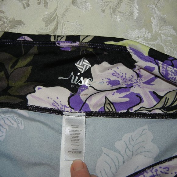 2 Lularoe Rise collection Constalation Stars & Purple Flowers size 1X - Picture 4 of 5